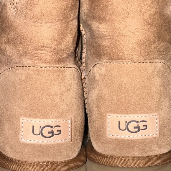 NWT/NWB UGG Bailey Button II Boot In Chestnut Suede, Sz. 8 - Picture 11 of 13